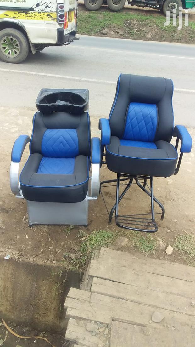 Local Sink And Barber Chair - main view