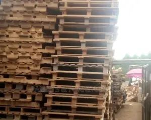 Wooden/Plastic Pallets