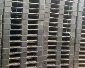 Wooden/Plastic Pallets