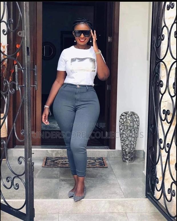 Ladies Jeans - thumbnail 2