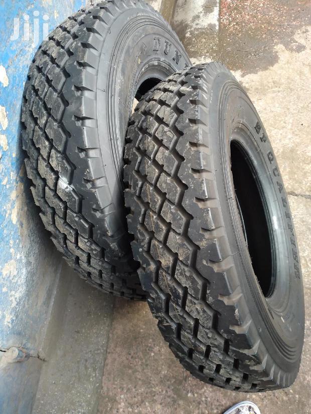 Dunlop Tires 7.50R 16 - thumbnail 2