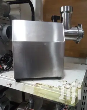 High-Performing Meat Grinder M22