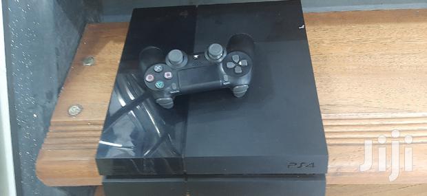 Black Chipped Ps4 With 10 Games - thumbnail 3