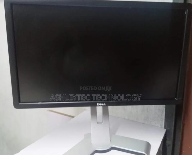 24 Inches With Display Port Vga With Adjustable Stand