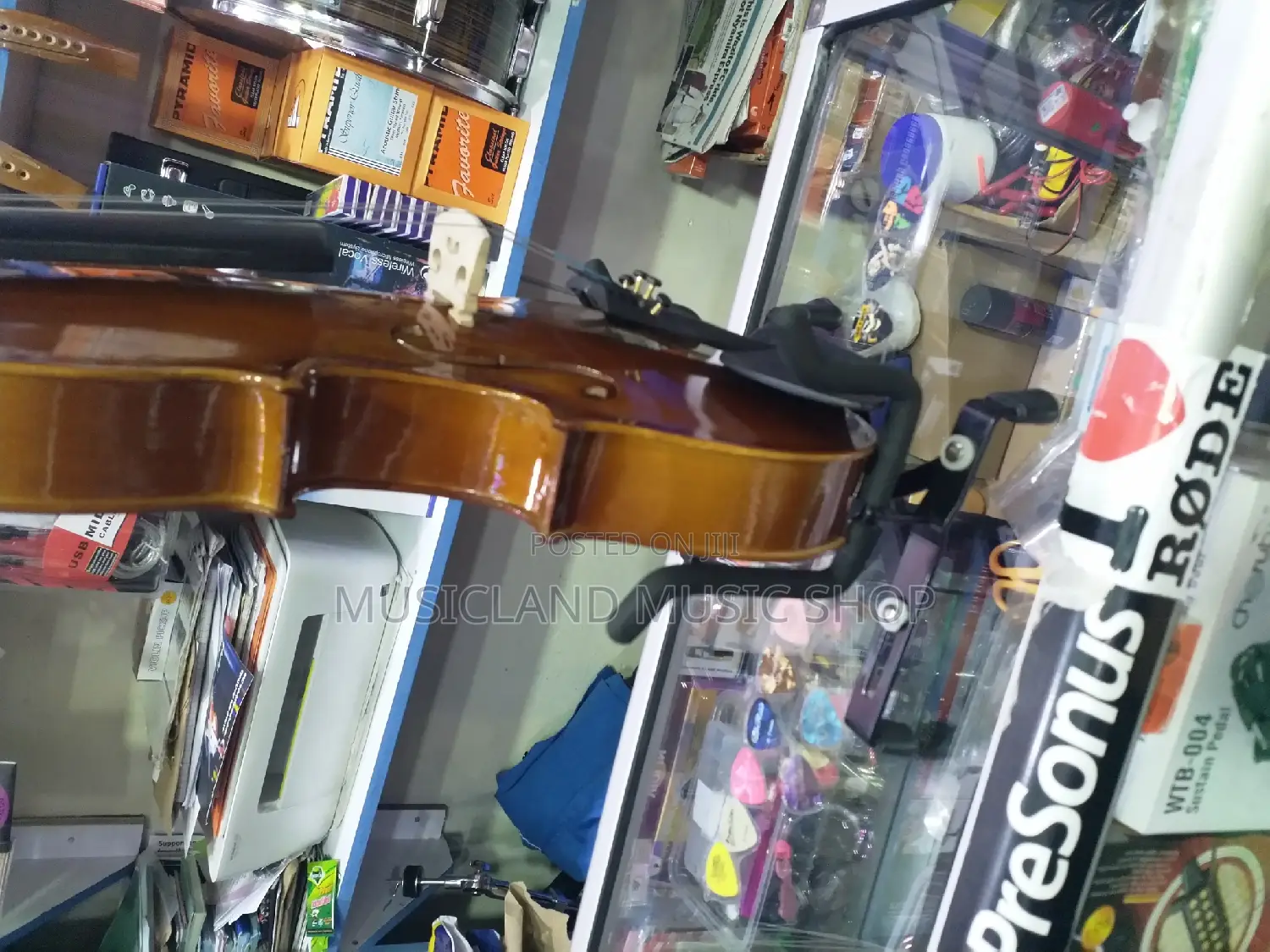 Violin Stand 2500