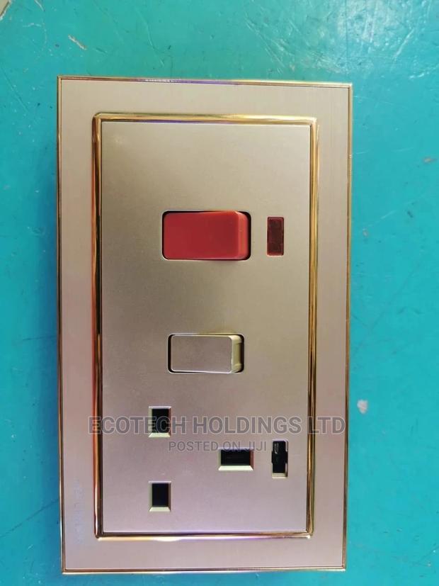 Linear Golden Cooker Unit Socket