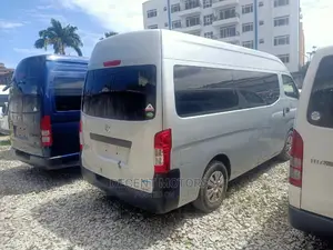 Nissan Matatu 9l