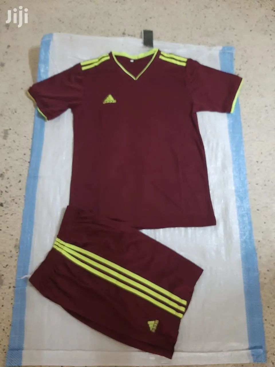 Football Uniforms Wholesale Price