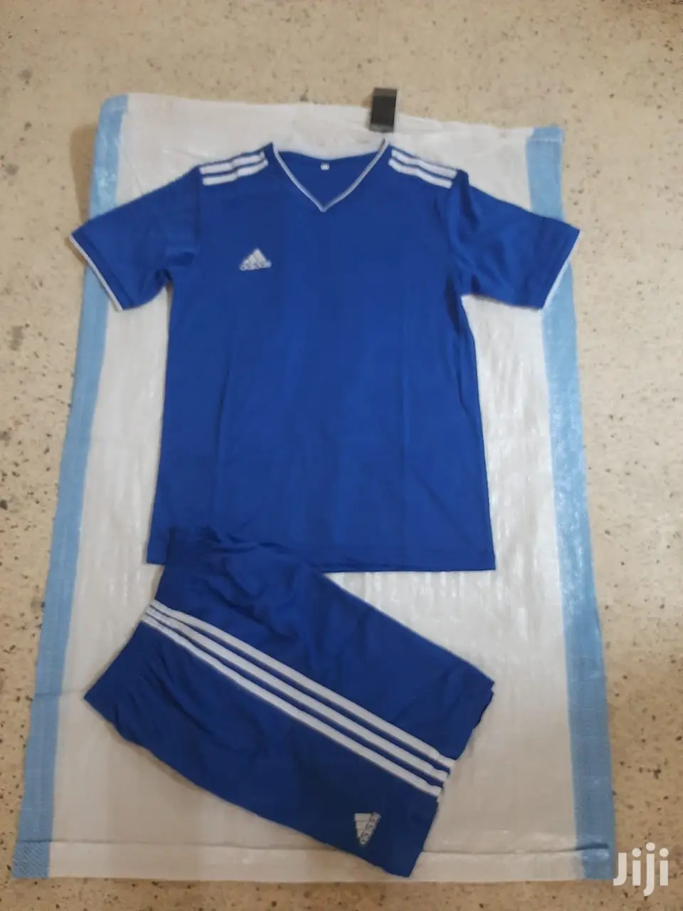 Football Uniforms Wholesale Price