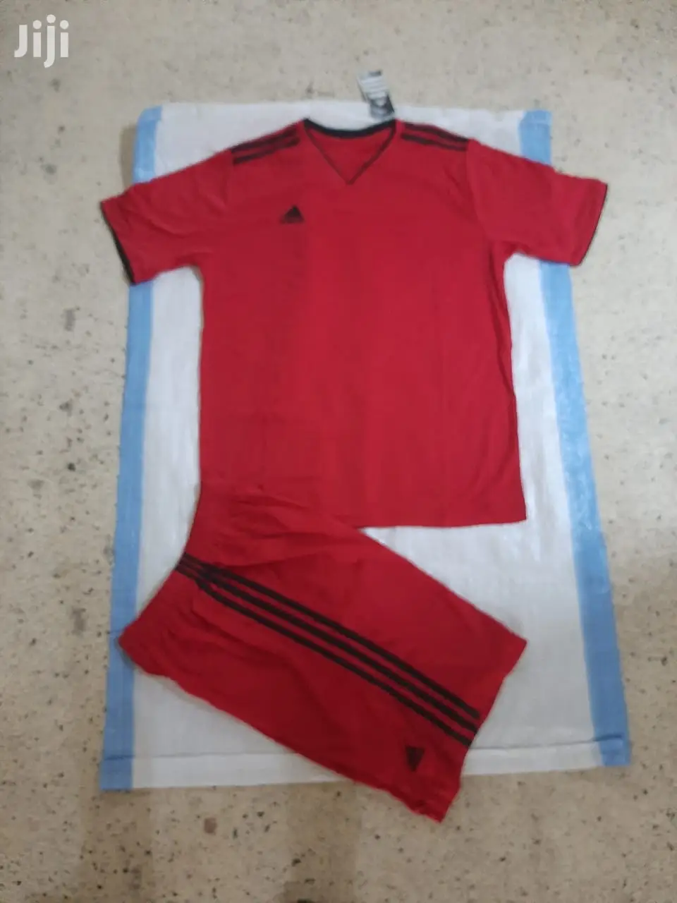 Football Uniforms Wholesale Price