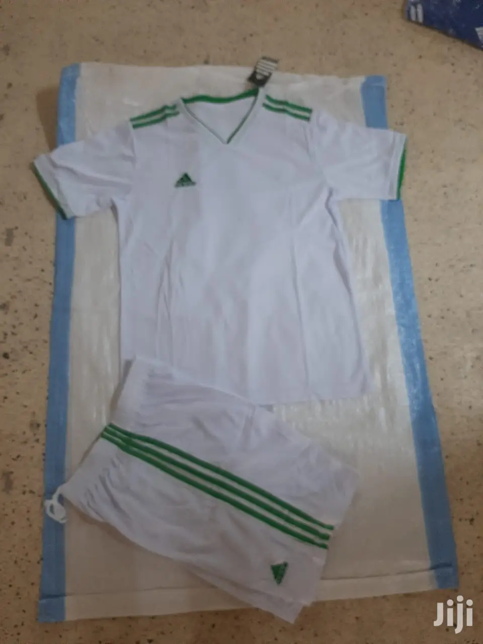 Football Uniforms Wholesale Price