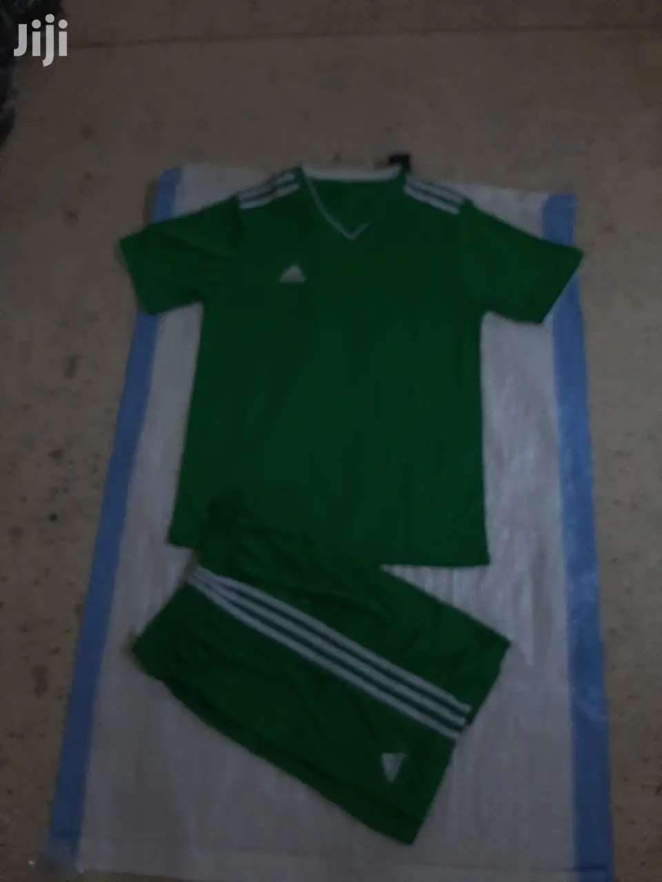 Football Uniforms Wholesale Price