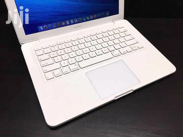 New Apple Macbook 4 Unibody - thumbnail 4