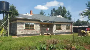 3bedroom House in 1/4 Plus 1/8;