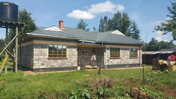 3bedroom House in 1/4 Plus 1/8;