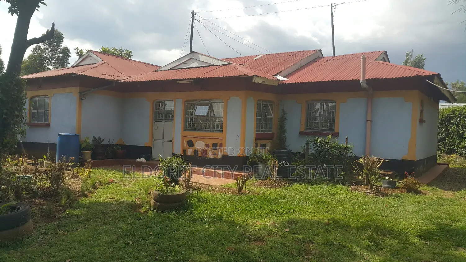 2bedbroom House Maili Nne With Title