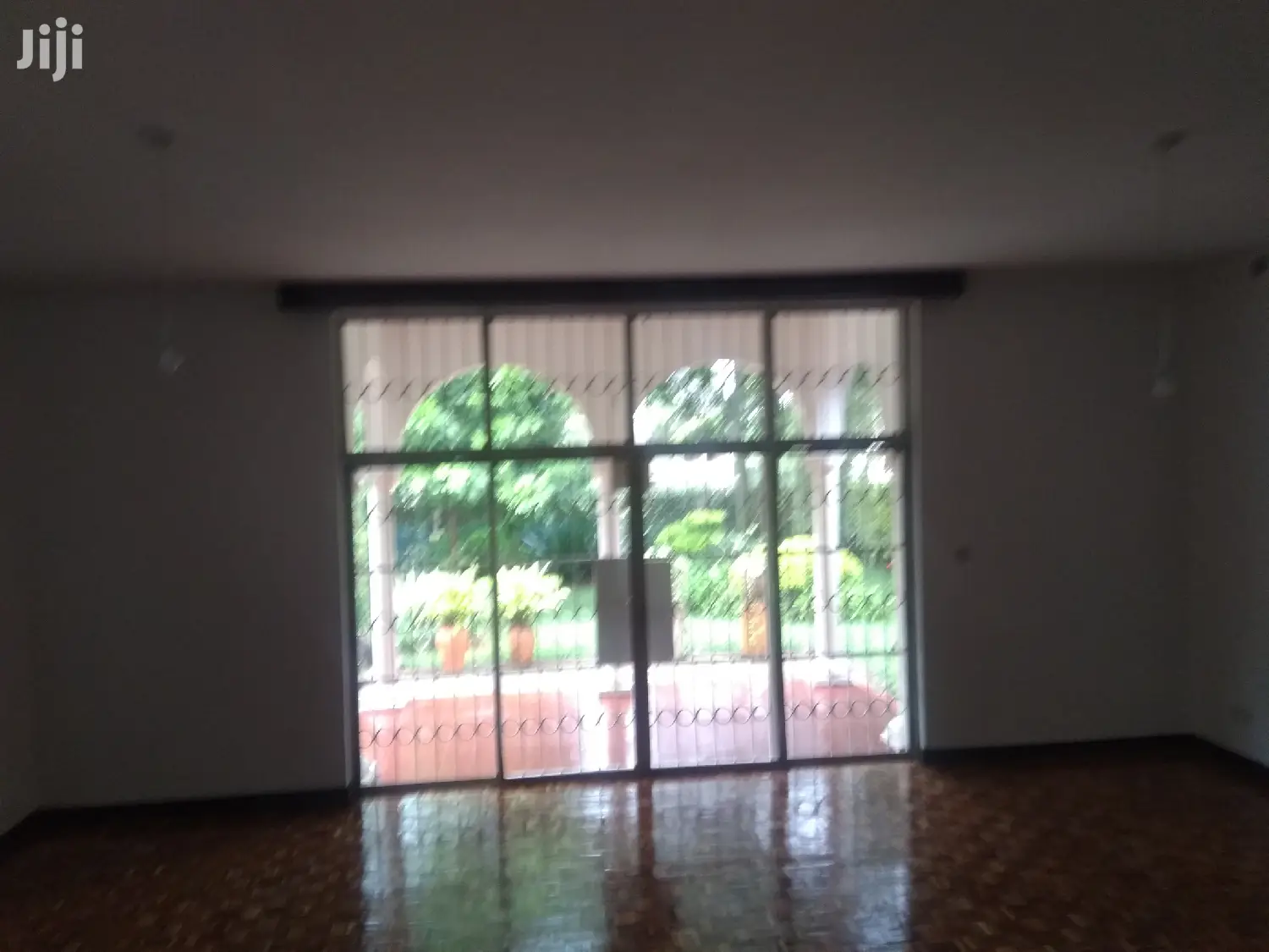 Elegant 5bedroomed Mansion to Let