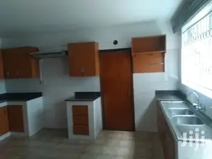Elegant 5bedroomed Mansion to Let