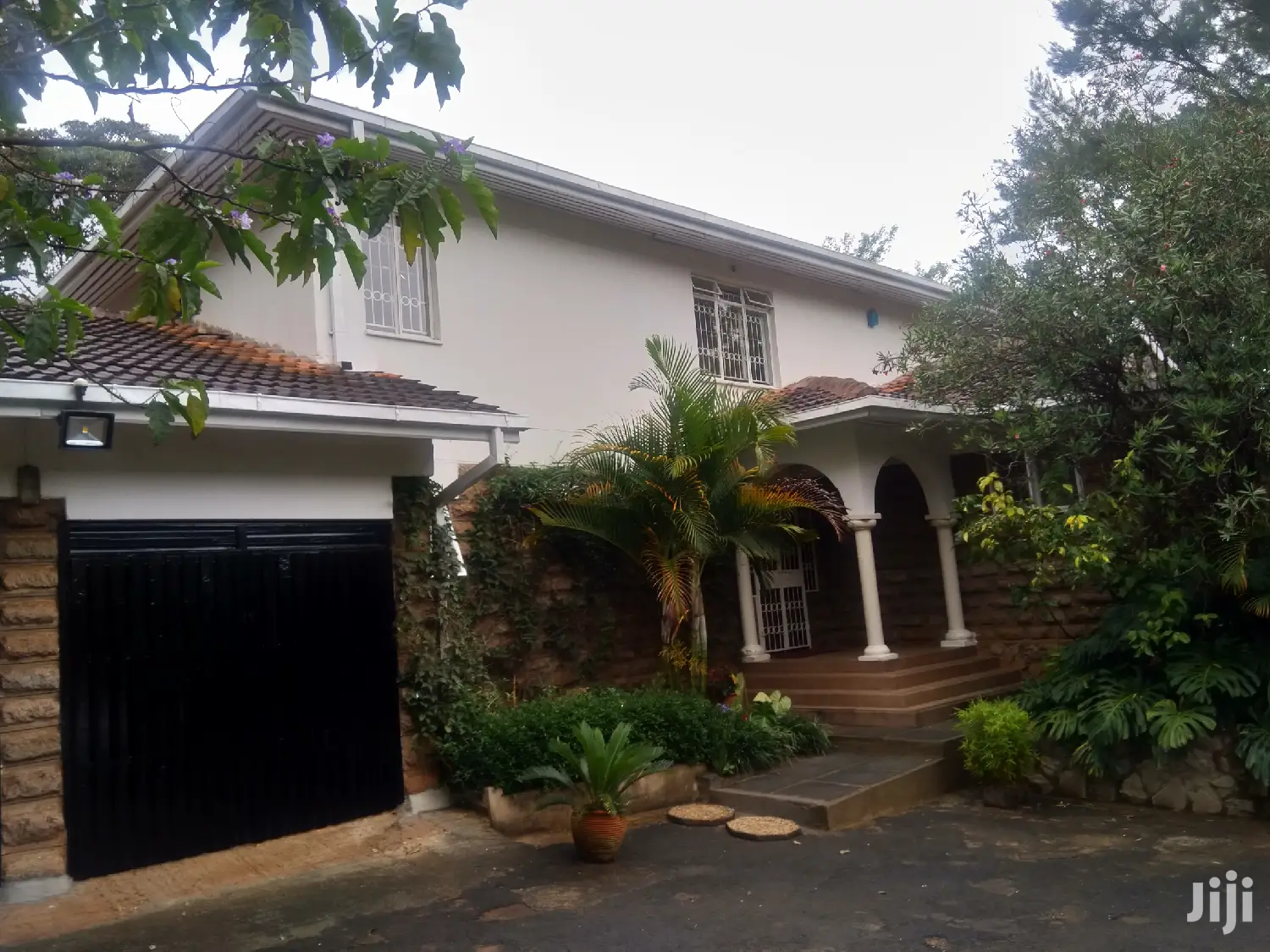 Elegant 5bedroomed Mansion to Let