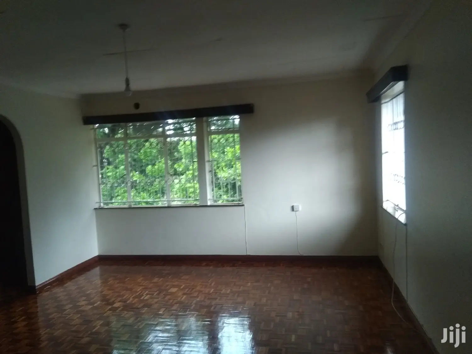 Elegant 5bedroomed Mansion to Let