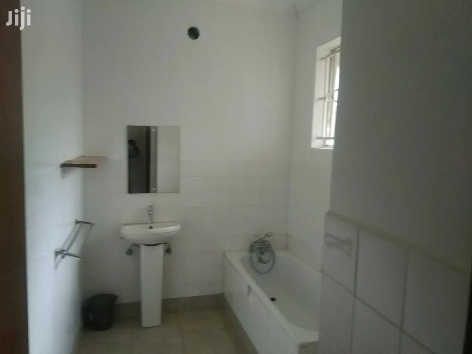 Elegant 5bedroomed Mansion to Let