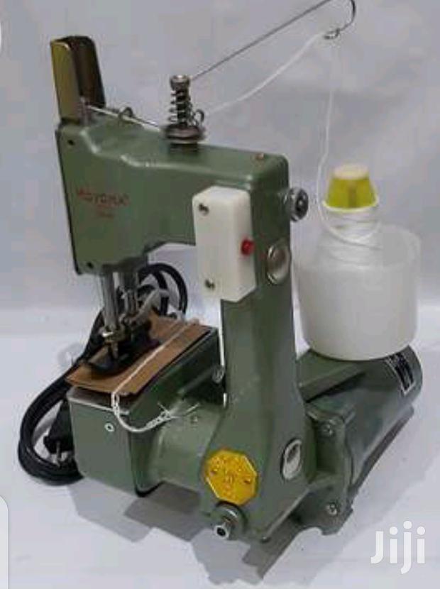A Great Bag Closer/Sewing Machine