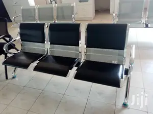Black Padded Linked Chair