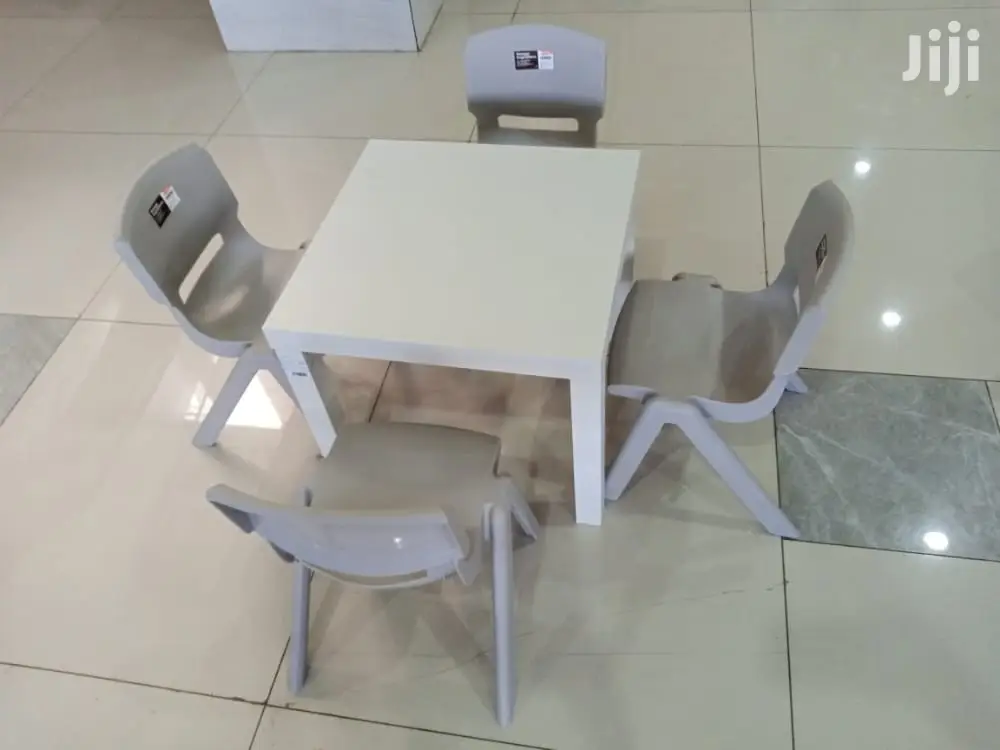 4 Seater Study Table