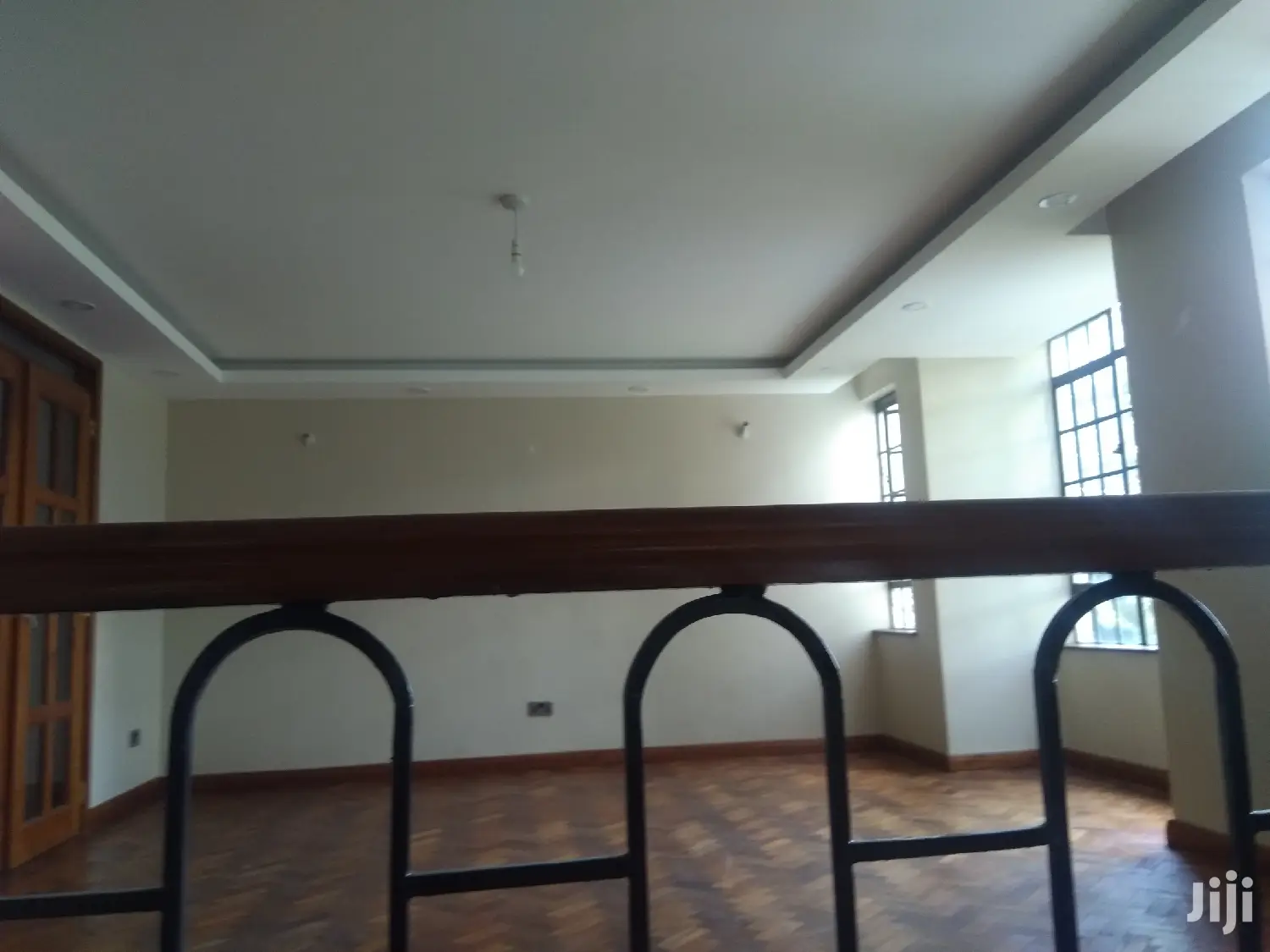 5bedroomed Luxurious Town HSE To Let
