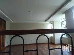 5bedroomed Luxurious Town HSE To Let