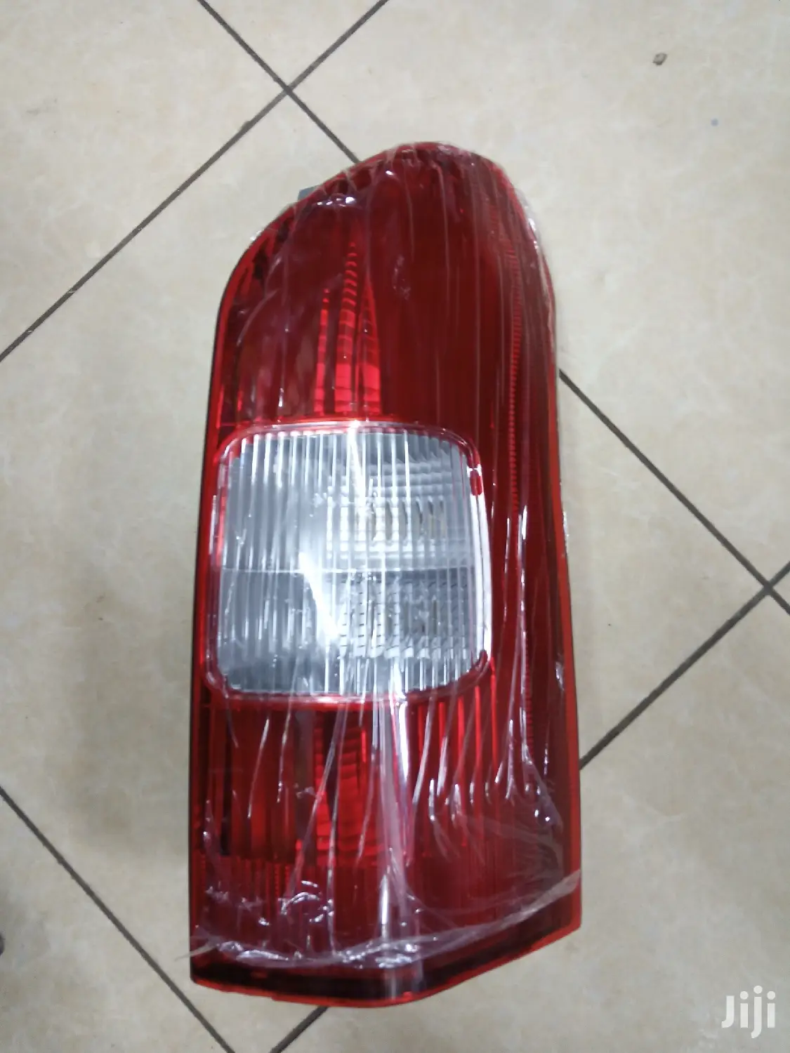 Tail Lens