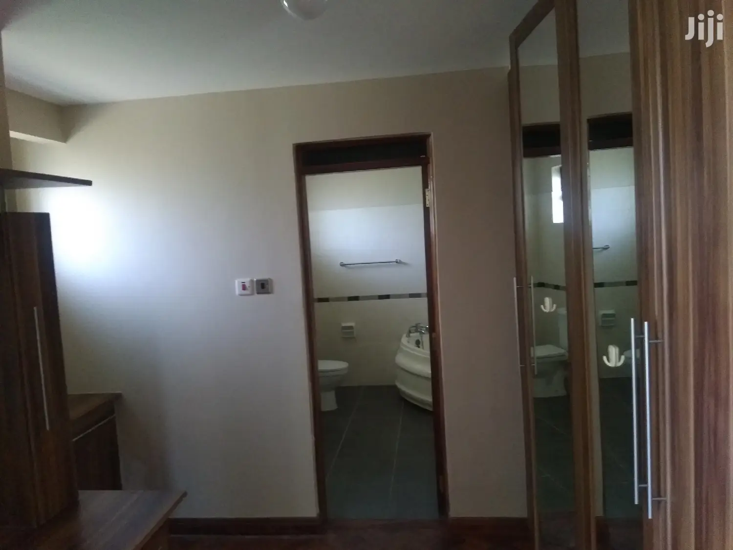 5bedroomed Luxurious Town HSE To Let
