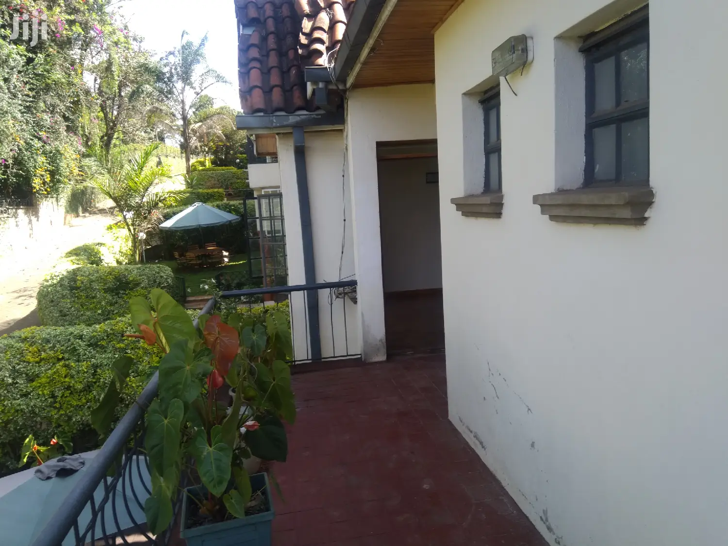 5bedroomed Luxurious Town HSE To Let
