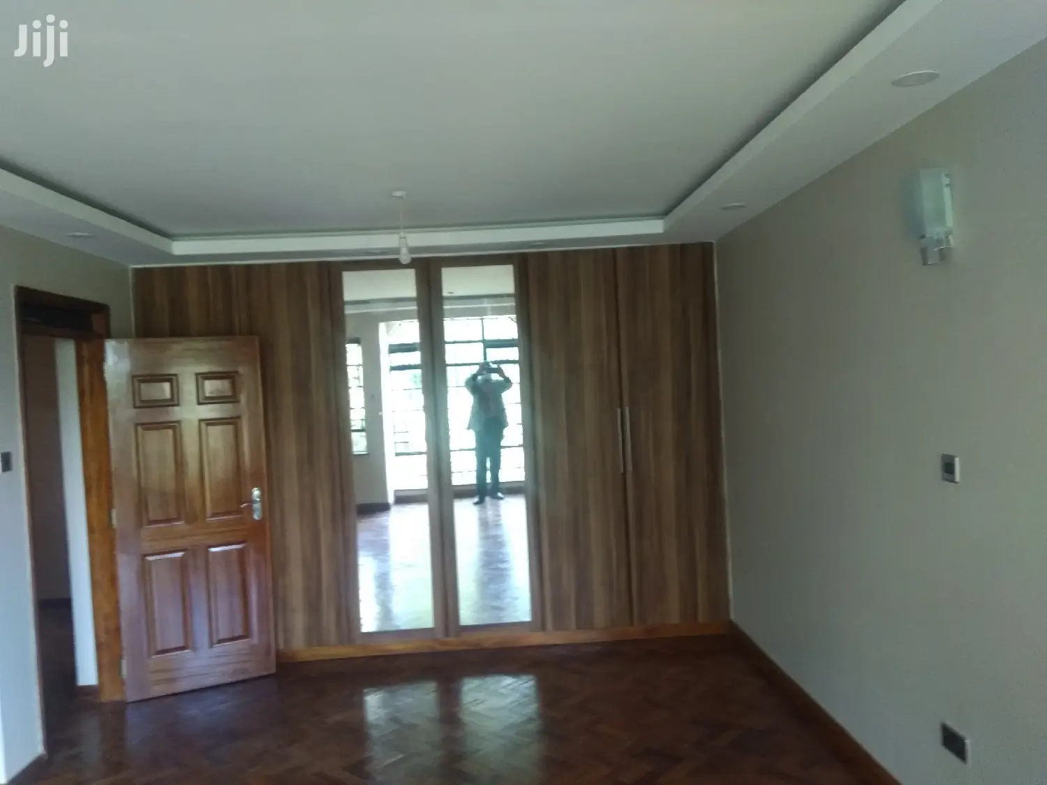 5bedroomed Luxurious Town HSE To Let