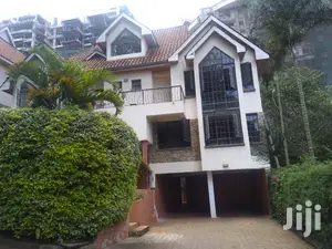 5bedroomed Luxurious Town HSE To Let