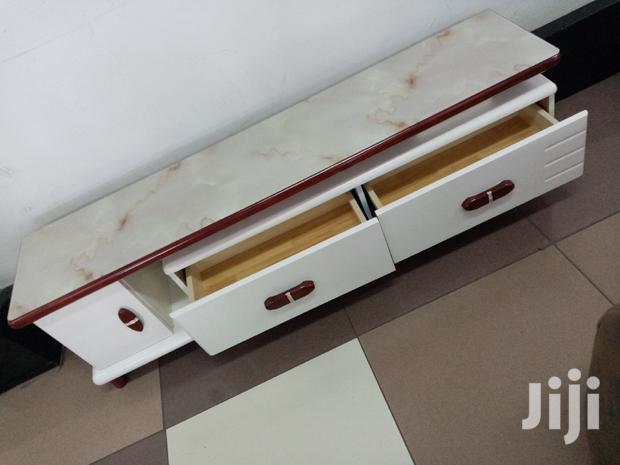 Extendable TV Stand