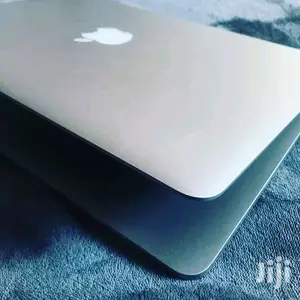 Laptop Apple MacBook Pro 8GB Intel Core I5 SSD 256GB