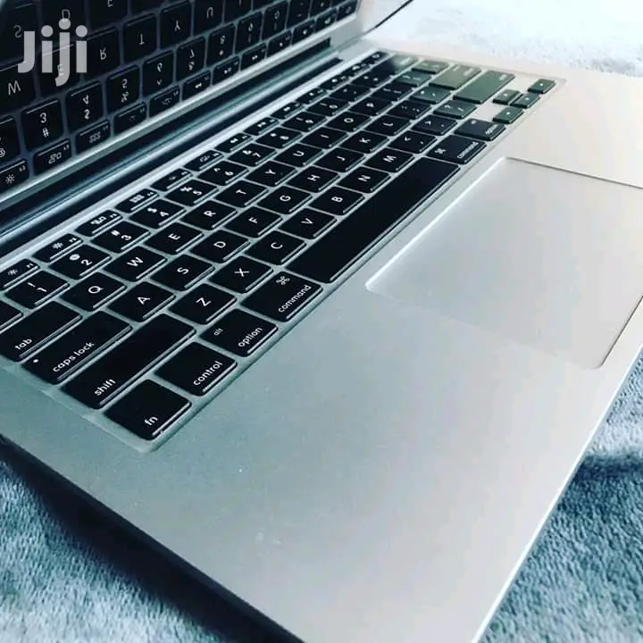 Laptop Apple MacBook Pro 8GB Intel Core I5 SSD 128GB