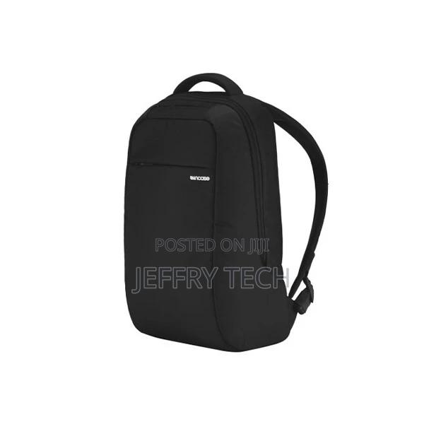 Incase Icon 15′′ Laptop Bag Black