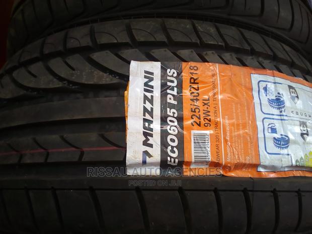 225/40 R 18 Mazzin Tyres