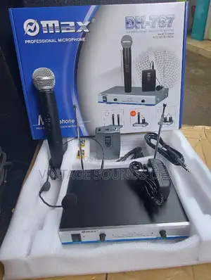 DH -767 Max Professional Wireless Microphone