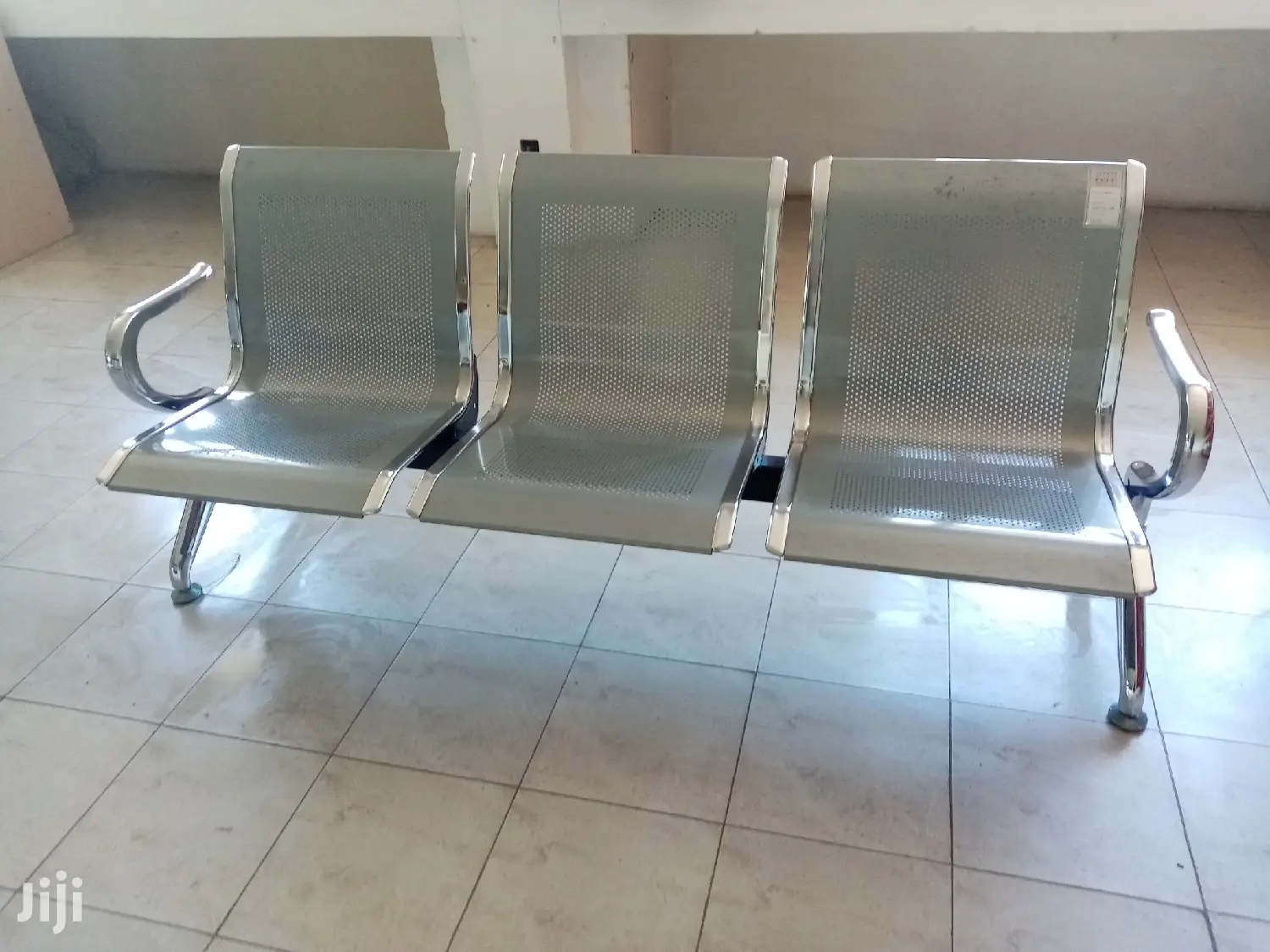 Non Padded Waiting Chair