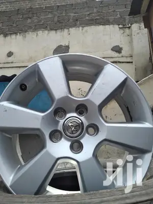 Original Rim for Toyota Harrier Size 17 Inch.