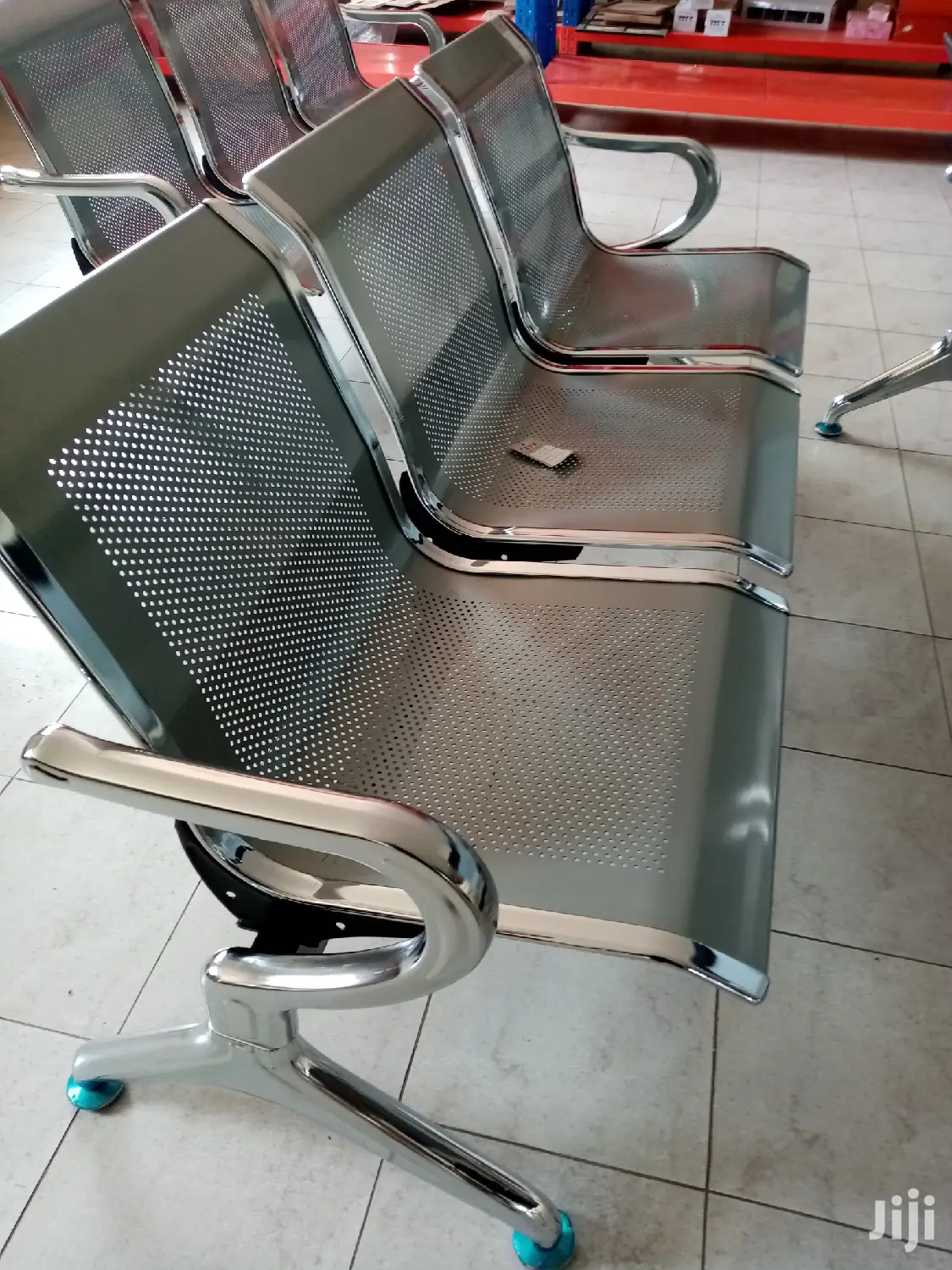Non Padded Linked Waiting Chair