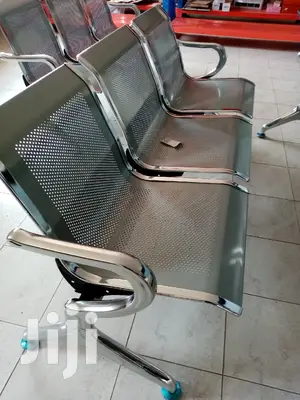 Non Padded Linked Waiting Chair