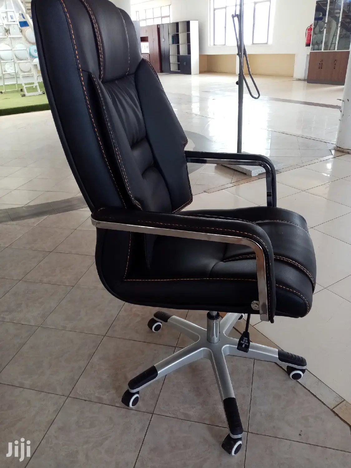 Executive Office Seat