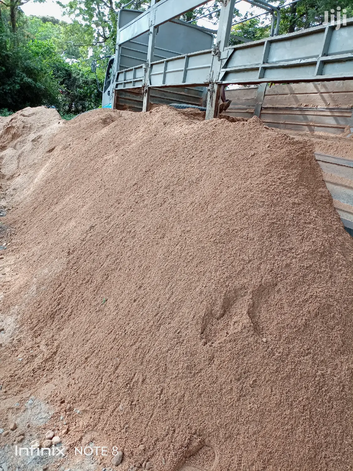 Kajiando Rivers White/Brown Sand