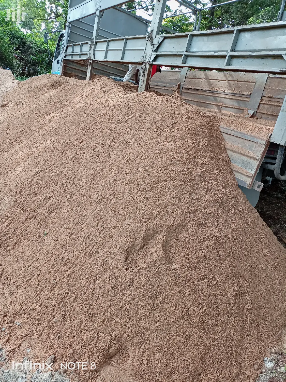 Kajiando Rivers White/Brown Sand