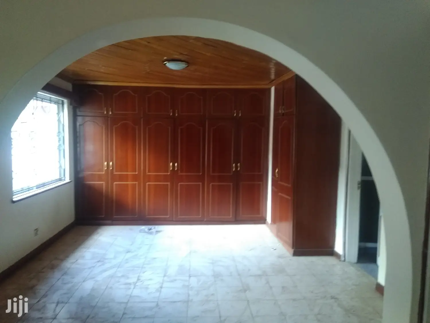 Modern 4bedroomed Maisonette With Dsq to Let