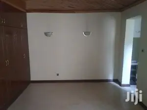Modern 4bedroomed Maisonette With Dsq to Let